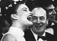 Bertolucci en Cannes 1996, con Liv Tyler, actriz de "Stolen beauty"