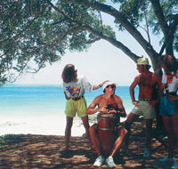 Salsa y son cubanos a orillas del mar y en cualquier hora del dia y la noche.